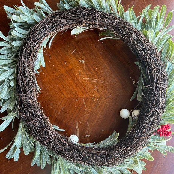 CHRISTMAS WREATH Holiday Pine Cherry Blossom Wreath - Picture 4 of 9